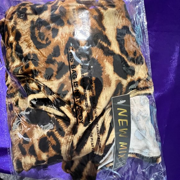 NEW  📌New Mix Buttery Smooth Predator Leopard Leggings and Bra Set L/XL - Picture 13 of 14